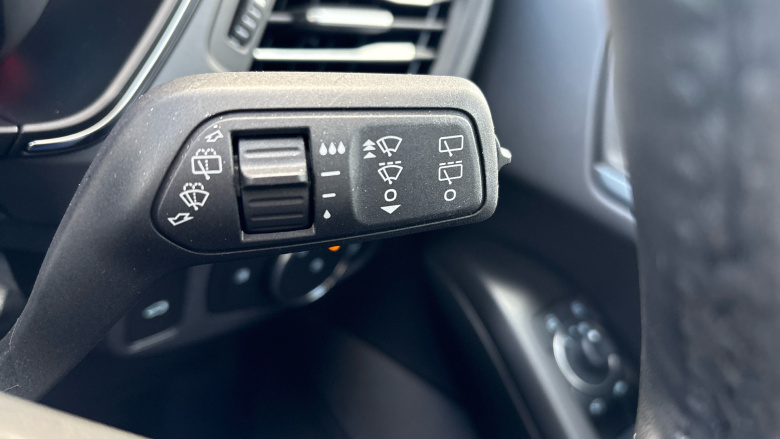 Ford Focus 1.0 EcoBoost Hybrid mHEV 155 Active X 5dr Auto Petrol Hatchback